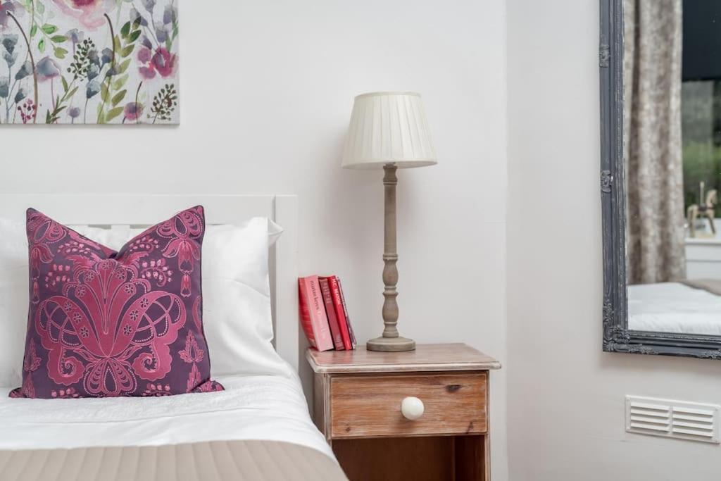 Heather Cottage, 2 Bedroom In Криф Экстерьер фото